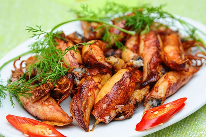 MỰC ỐNG CHIÊN NƯỚC MẮM (Phần)